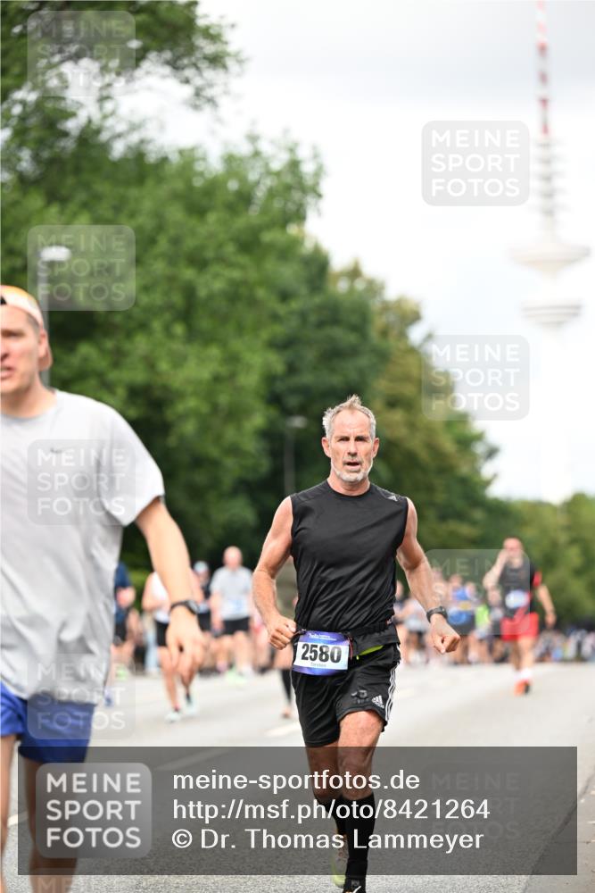 29.06.2025 - hella hamburg halbmarathon Dr. Thomas Lammeyer http://msf.ph/oto/8421264 29.06.2025 10:47:17 Kennedybrücke 1150, 1360, 1656, 1929, 1994, 2401, 2450, 2509, 2580, 2940, 2941, 3378, 3874, 4092, 4334, 4353, 4778, 4891, 4892, 5268, 5403, 6440, 6764, 6837, 7357, 7477, 7515, 7557, 7666, 8000, 8161, 8233, 8435, 8526, 9304, 9980, 10008, 10536, 10697, 10734, 10899, 11331 meine-sportfotos.de