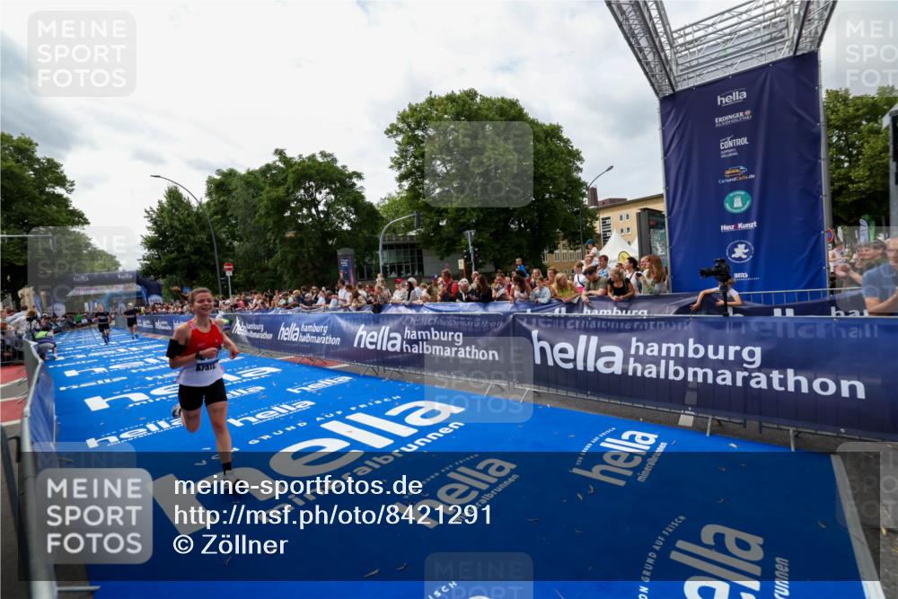 29.06.2025 - hella hamburg halbmarathon Zöllner http://msf.ph/oto/8421291 29.06.2025 10:31:53 Ziel 3935, 5187, 10927, 11929 meine-sportfotos.de