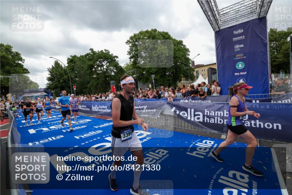 29.06.2025 - hella hamburg halbmarathon Zöllner http://msf.ph/oto/8421330 29.06.2025 10:53:42 Ziel 1030, 1502, 1783, 2058, 2082, 2630, 3399, 3819, 5399, 6628, 6762, 10549, 10895, 11588, 11589, 11604, 12632, 13865, 14702, 15061, 15441, 15856, 16092, 17482, 18143, 18514, 18666, 18715 meine-sportfotos.de