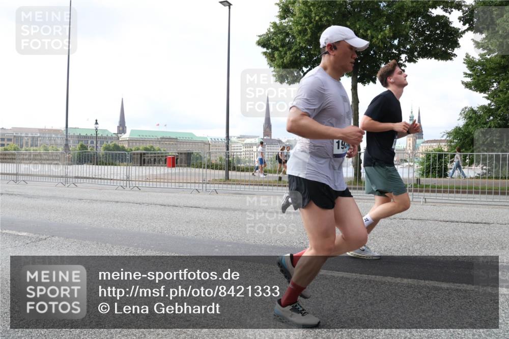 29.06.2025 - hella hamburg halbmarathon Lena Gebhardt http://msf.ph/oto/8421333 29.06.2025 10:05:50 Lombardsbrücke 194, 1229, 1448, 1830, 1842, 1936, 1981, 2298, 2471, 2540, 2624, 3062, 3461, 3929, 4014, 4169, 4542, 4782, 5073, 5762, 6014, 7741, 8051, 8316, 8894, 8909, 9339, 9477, 9736, 9737, 9738, 9917, 10343, 10791, 10998, 11784, 11873, 11958, 12557, 13042, 13054, 14465, 14642, 14987, 15766, 15772, 16092, 16441, 16546, 16687, 17731, 17740, 17885, 18768, 18857, 18973, 19248 meine-sportfotos.de