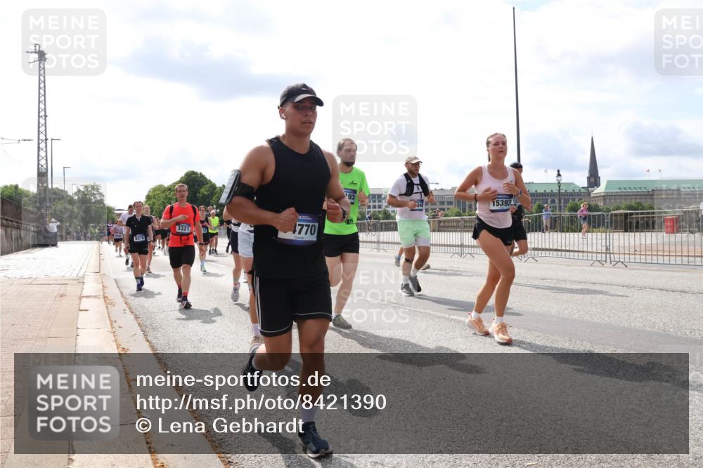 29.06.2025 - hella hamburg halbmarathon Lena Gebhardt http://msf.ph/oto/8421390 29.06.2025 10:18:32 Lombardsbrücke 6270, 3321, 1770, 193, 153938, 1234, 1268, 1325, 1521, 1554, 1820, 1982, 2087, 2147, 2335, 2634, 2703, 2781, 2821, 3125, 3202, 3321, 3482, 3529, 3591, 3592, 3977, 4123, 4383, 4710, 4738, 4802, 4804, 5049, 5264, 5834, 5909, 5910, 6270, 6332, 6533, 7121, 7160, 7214, 7454, 7838, 7883, 8067, 8341, 8665, 9222, 9276, 9505, 9539, 9586, 9658, 9748, 9834, 9844, 10172, 10502, 10659, 10687, 10908, 12498, 12541, 12548, 12552, 12703, 13341 meine-sportfotos.de