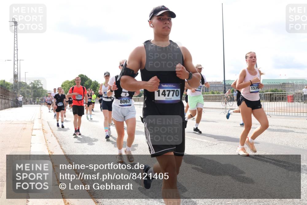 29.06.2025 - hella hamburg halbmarathon Lena Gebhardt http://msf.ph/oto/8421405 29.06.2025 10:18:33 Lombardsbrücke 3321, 6270, 16, 8067, 14770, 7048, 1539, 1234, 1325, 1521, 1554, 1820, 1982, 2087, 2335, 2634, 2703, 2781, 2821, 3125, 3202, 3321, 3482, 3529, 3591, 3592, 3977, 4123, 4383, 4710, 4738, 4802, 4804, 5049, 5264, 5266, 5834, 5909, 5910, 6270, 6332, 6533, 7051, 7121, 7160, 7214, 7454, 8067, 8341, 8665, 9222, 9276, 9505, 9539, 9586, 9658, 9748, 9834, 9844, 10172, 10502, 10659, 10687, 10908, 12498, 12541, 12548, 12552, 12703, 13341 meine-sportfotos.de