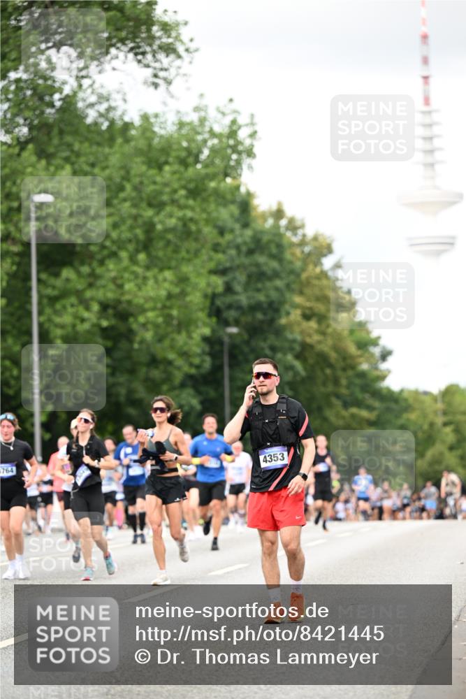 29.06.2025 - hella hamburg halbmarathon Dr. Thomas Lammeyer http://msf.ph/oto/8421445 29.06.2025 10:47:28 Kennedybrücke 1150, 1226, 1310, 1467, 1656, 2450, 2580, 2971, 3283, 3764, 4105, 4334, 4353, 4891, 4892, 5268, 5755, 6764, 7515, 7557, 8161, 8233, 8435, 9304, 10008, 10536, 10734, 10899 meine-sportfotos.de