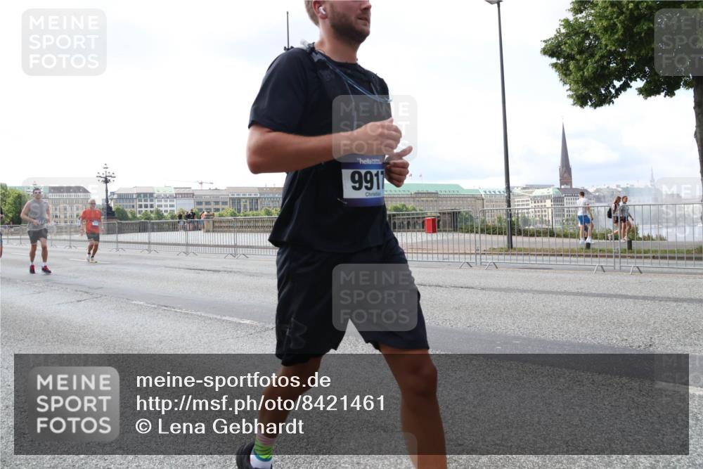 29.06.2025 - hella hamburg halbmarathon Lena Gebhardt http://msf.ph/oto/8421461 29.06.2025 10:05:51 Lombardsbrücke 9917, 1229, 1448, 1830, 1842, 1936, 1981, 2298, 2471, 2540, 2624, 3062, 3461, 3929, 4014, 4169, 4542, 4782, 5073, 5762, 6014, 7741, 8051, 8316, 8894, 8909, 9339, 9477, 9736, 9737, 9738, 9917, 10343, 10791, 10998, 11784, 11873, 11958, 13042, 13054, 14465, 14642, 14987, 15229, 15766, 15772, 16092, 16441, 16546, 16687, 17731, 17740, 17885, 18768, 18857, 18973, 19248 meine-sportfotos.de
