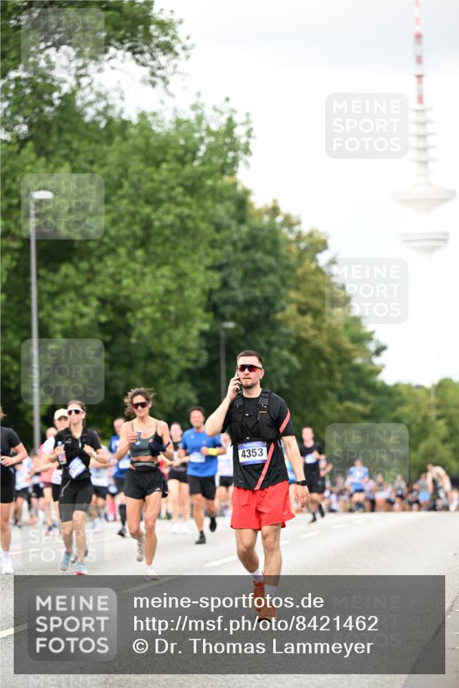 29.06.2025 - hella hamburg halbmarathon Dr. Thomas Lammeyer http://msf.ph/oto/8421462 29.06.2025 10:47:29 Kennedybrücke 1150, 1226, 1310, 1467, 2450, 2580, 2971, 3283, 3764, 4105, 4177, 4334, 4353, 4891, 4892, 5268, 5755, 6764, 7515, 7557, 8161, 8233, 8435, 9304, 10008, 10536, 10899 meine-sportfotos.de
