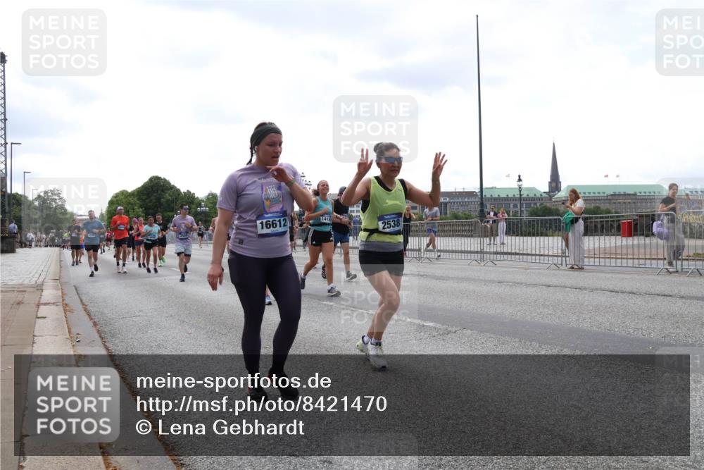 29.06.2025 - hella hamburg halbmarathon Lena Gebhardt http://msf.ph/oto/8421470 29.06.2025 10:42:55 Lombardsbrücke 16612, 141, 2538, 1149, 1467, 1656, 1788, 1964, 1994, 2103, 2134, 2158, 2267, 2361, 2401, 2450, 2509, 2538, 2580, 2940, 2941, 2971, 3074, 3283, 3378, 3518, 3764, 3874, 4092, 4105, 4177, 4334, 4385, 4680, 4778, 5067, 5268, 5403, 5417, 5610, 5755, 5967, 6120, 6764, 7040, 7043, 7461, 7513, 8161, 8184, 8529, 8795, 8816, 8991, 9072, 9304, 9378, 9644, 9980, 10008, 10180, 10454, 10697, 11142, 11710, 12151, 12441, 13049, 13241 meine-sportfotos.de