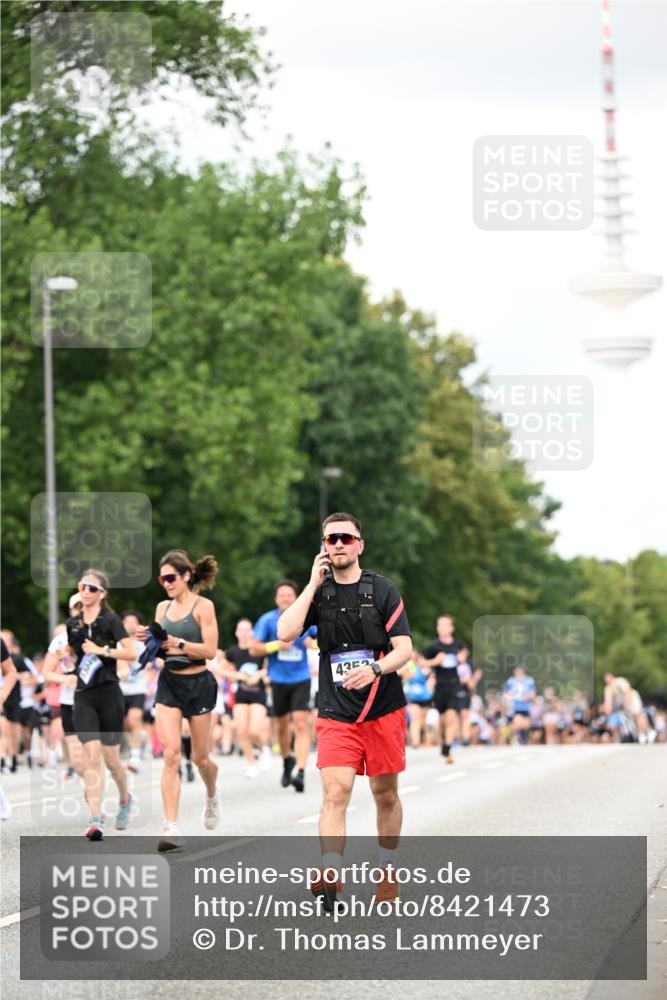 29.06.2025 - hella hamburg halbmarathon Dr. Thomas Lammeyer http://msf.ph/oto/8421473 29.06.2025 10:47:29 Kennedybrücke 1150, 1226, 1310, 1467, 2450, 2580, 2971, 3283, 3764, 4105, 4177, 4334, 4353, 4891, 4892, 5268, 5755, 6764, 7515, 7557, 8161, 8233, 8435, 9304, 10008, 10536, 10899 meine-sportfotos.de