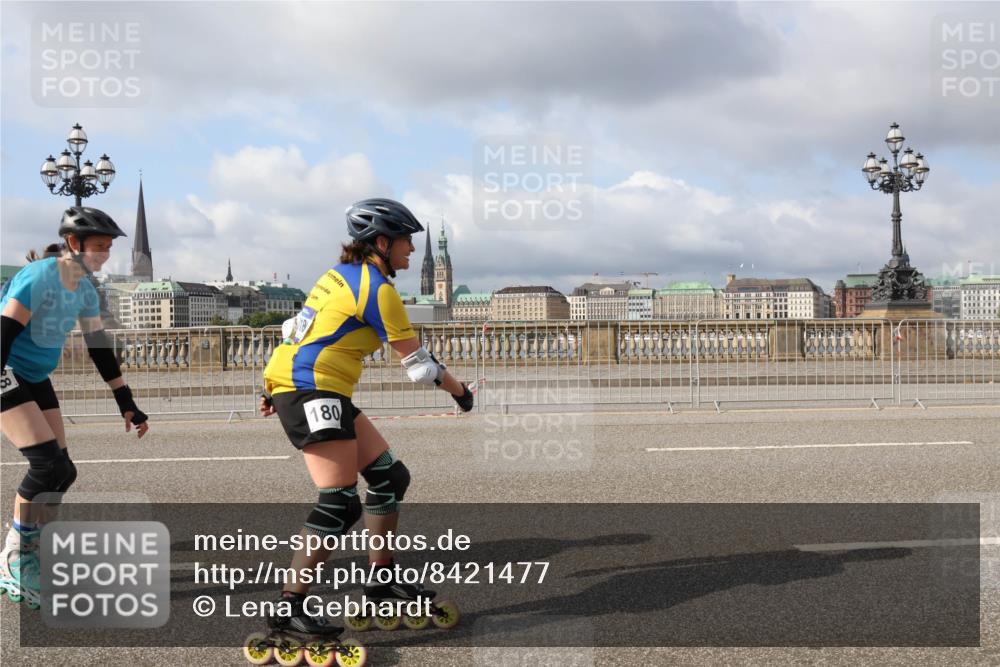 29.06.2025 - hella hamburg halbmarathon Lena Gebhardt http://msf.ph/oto/8421477 29.06.2025 08:57:46 Lombardsbrücke 8, 180, 18, 1200 meine-sportfotos.de