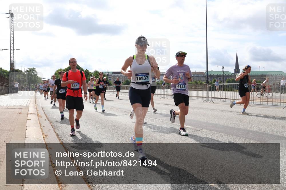 29.06.2025 - hella hamburg halbmarathon Lena Gebhardt http://msf.ph/oto/8421494 29.06.2025 10:18:34 Lombardsbrücke 3321, 6270, 1234, 16833, 341, 4123, 1234, 1325, 1521, 1554, 1820, 1982, 2087, 2335, 2634, 2703, 2781, 2821, 3125, 3202, 3321, 3482, 3529, 3591, 3592, 3977, 4123, 4383, 4710, 4738, 4802, 4804, 5049, 5264, 5266, 5834, 5909, 5910, 6270, 6332, 6533, 7051, 7121, 7160, 7214, 7454, 8067, 8341, 8665, 9222, 9276, 9505, 9549, 9586, 9658, 9748, 9834, 9844, 10172, 10467, 10502, 10659, 10687, 10908, 12498, 12541, 12548, 12552, 12703, 13341 meine-sportfotos.de