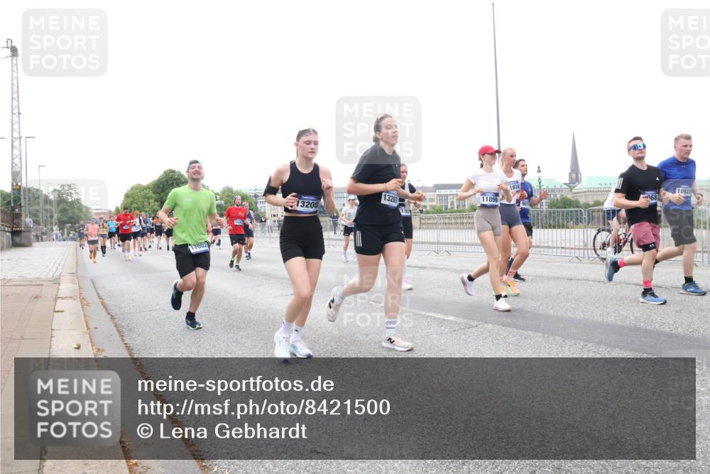 29.06.2025 - hella hamburg halbmarathon Lena Gebhardt http://msf.ph/oto/8421500 29.06.2025 10:52:37 Lombardsbrücke 17002, 13208, 13207, 1974, 10928, 11899, 068, 2, 4, 1369, 1826, 2146, 2362, 2420, 2528, 2701, 2983, 3140, 3227, 3645, 4273, 4436, 4591, 4729, 4815, 5262, 5360, 6386, 6403, 6404, 6406, 6671, 6985, 7032, 7511, 7690, 7691, 7735, 7737, 7812, 8194, 8196, 8641, 9068, 9070, 9103, 9368, 9545, 9731, 10055, 10080, 10296, 10342, 10392, 10600, 10634, 10879, 10884, 10928, 10981, 11084, 11126, 11127, 11297, 11736, 11899, 11919, 11974, 12127, 12128, 12546, 12558, 12994, 14009 meine-sportfotos.de