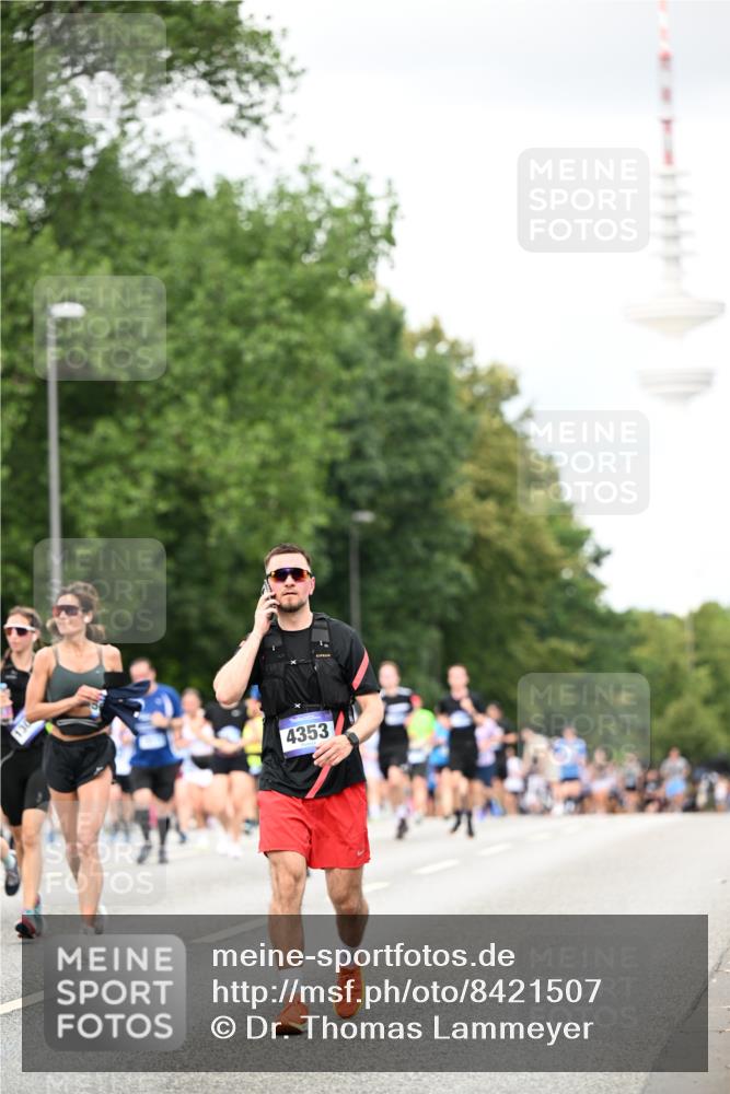 29.06.2025 - hella hamburg halbmarathon Dr. Thomas Lammeyer http://msf.ph/oto/8421507 29.06.2025 10:47:30 Kennedybrücke 1150, 1226, 1310, 1467, 2267, 2450, 2538, 2580, 2971, 3283, 3288, 3764, 4105, 4177, 4334, 4353, 4891, 4892, 5268, 5755, 7515, 7557, 8161, 8233, 8435, 9304, 10008, 10536, 10899 meine-sportfotos.de