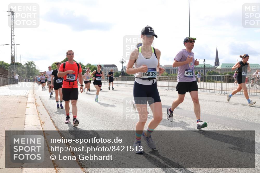 29.06.2025 - hella hamburg halbmarathon Lena Gebhardt http://msf.ph/oto/8421513 29.06.2025 10:18:34 Lombardsbrücke 6270, 16833, 4123, 3321, 1234, 1234, 1325, 1521, 1554, 1820, 1982, 2087, 2335, 2634, 2703, 2781, 2821, 3125, 3202, 3321, 3482, 3529, 3591, 3592, 3977, 4123, 4383, 4710, 4738, 4802, 4804, 5049, 5264, 5266, 5834, 5909, 5910, 6270, 6332, 6533, 7051, 7121, 7160, 7214, 7454, 8067, 8341, 8665, 9222, 9276, 9505, 9549, 9586, 9658, 9748, 9834, 9844, 10172, 10467, 10502, 10659, 10687, 10908, 12498, 12541, 12548, 12552, 12703, 13341 meine-sportfotos.de
