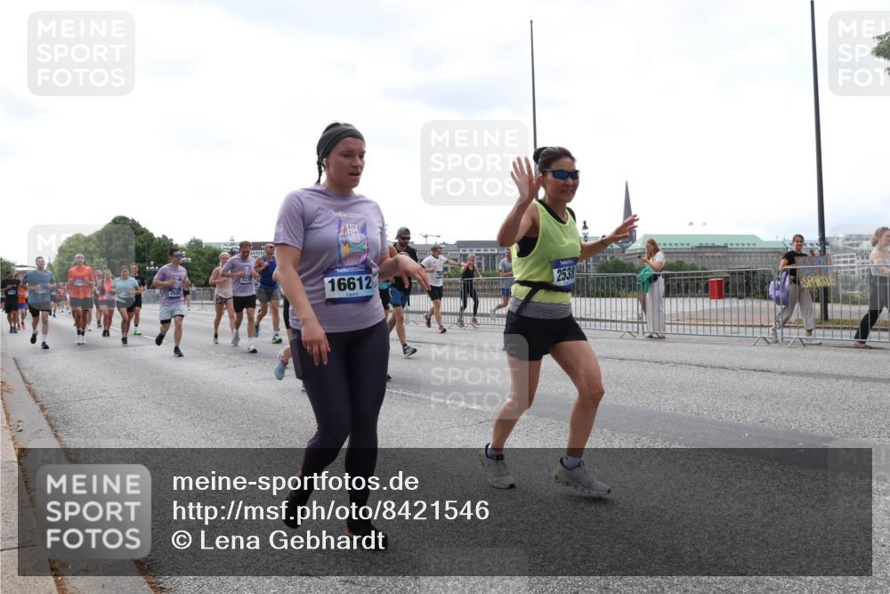 29.06.2025 - hella hamburg halbmarathon Lena Gebhardt http://msf.ph/oto/8421546 29.06.2025 10:42:55 Lombardsbrücke 337, 2509, 16612, 2538, 1149, 1467, 1656, 1788, 1964, 1994, 2103, 2134, 2158, 2267, 2361, 2401, 2450, 2509, 2538, 2580, 2940, 2941, 2971, 3074, 3283, 3378, 3518, 3764, 3874, 4092, 4105, 4177, 4334, 4385, 4680, 4778, 5067, 5268, 5403, 5417, 5610, 5755, 5967, 6120, 6764, 7040, 7043, 7461, 7513, 8161, 8184, 8529, 8795, 8816, 8991, 9072, 9304, 9378, 9644, 9980, 10008, 10180, 10454, 10697, 11142, 11710, 12151, 12441, 13049, 13241 meine-sportfotos.de