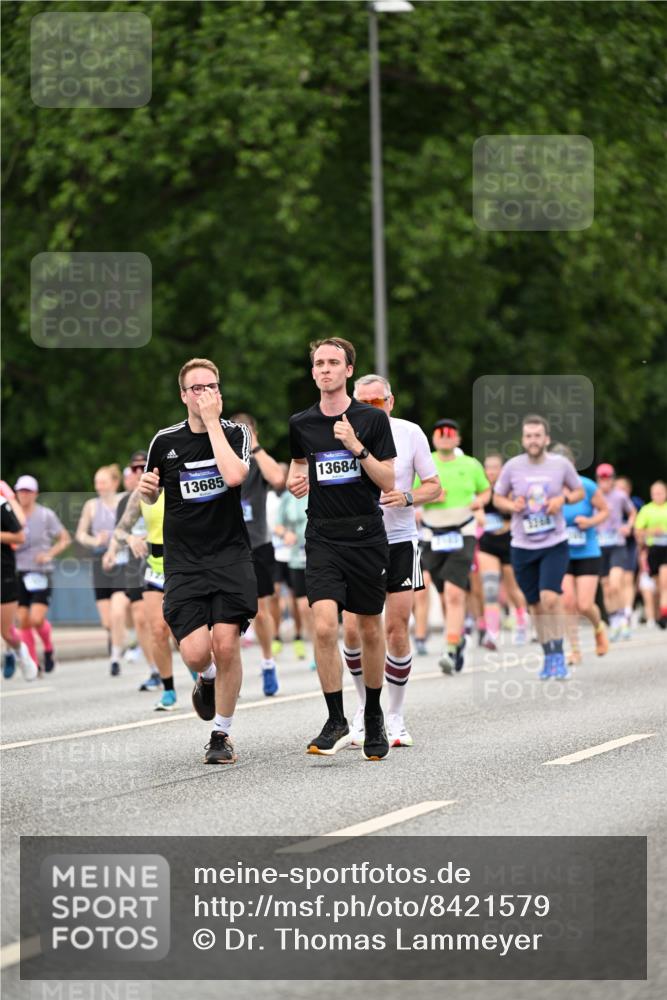 29.06.2025 - hella hamburg halbmarathon Dr. Thomas Lammeyer http://msf.ph/oto/8421579 29.06.2025 10:47:39 Kennedybrücke 1226, 1310, 1467, 1788, 2103, 2158, 2267, 2538, 2971, 3283, 3288, 3518, 3764, 4105, 4177, 4302, 4353, 4891, 5265, 5370, 5755, 7461, 7872, 8135, 8233, 8991, 9304, 9976, 10083, 10200, 10536 meine-sportfotos.de