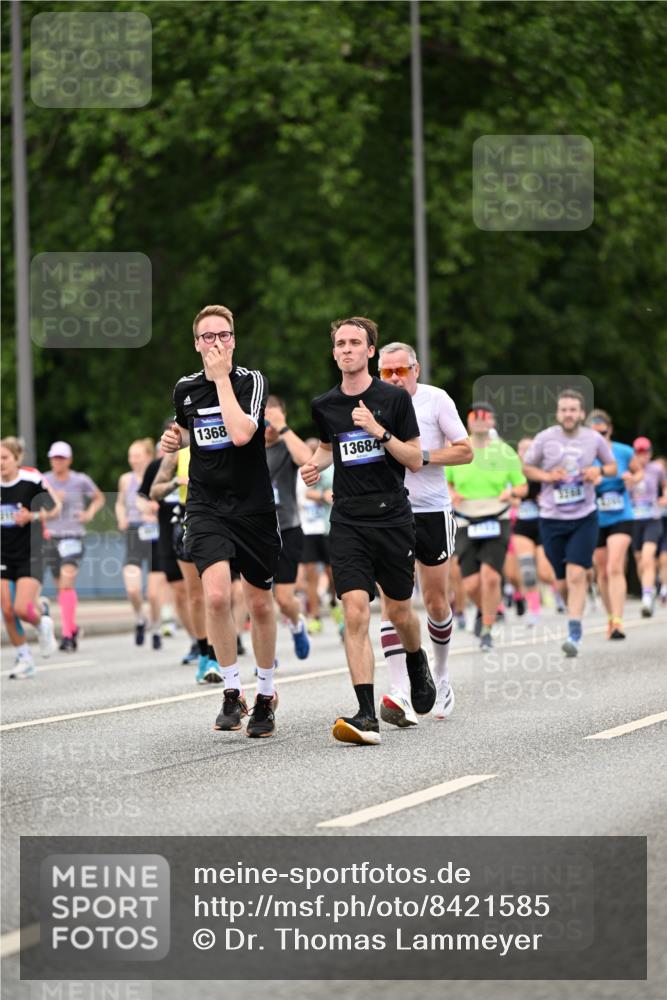 29.06.2025 - hella hamburg halbmarathon Dr. Thomas Lammeyer http://msf.ph/oto/8421585 29.06.2025 10:47:39 Kennedybrücke 1226, 1310, 1467, 1788, 2103, 2158, 2267, 2538, 2971, 3283, 3288, 3518, 3764, 4105, 4177, 4302, 4353, 4891, 5265, 5370, 5755, 7461, 7872, 8135, 8233, 8991, 9304, 9976, 10083, 10200, 10536 meine-sportfotos.de