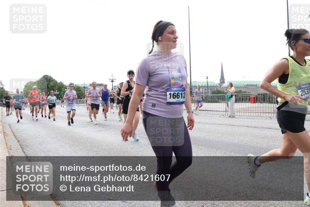 29.06.2025 - hella hamburg halbmarathon Lena Gebhardt http://msf.ph/oto/8421607 29.06.2025 10:42:55 Lombardsbrücke 3378, 3283, 16612, 2538, 1149, 1467, 1656, 1788, 1964, 1994, 2103, 2134, 2158, 2267, 2361, 2401, 2450, 2509, 2538, 2580, 2940, 2941, 2971, 3074, 3283, 3378, 3518, 3764, 3874, 4092, 4105, 4177, 4334, 4385, 4680, 4778, 5067, 5268, 5403, 5417, 5610, 5755, 5967, 6120, 6764, 7040, 7043, 7461, 7513, 8161, 8184, 8529, 8795, 8816, 8991, 9072, 9304, 9378, 9644, 9980, 10008, 10180, 10454, 10697, 11142, 11710, 12151, 12441, 13049, 13241 meine-sportfotos.de