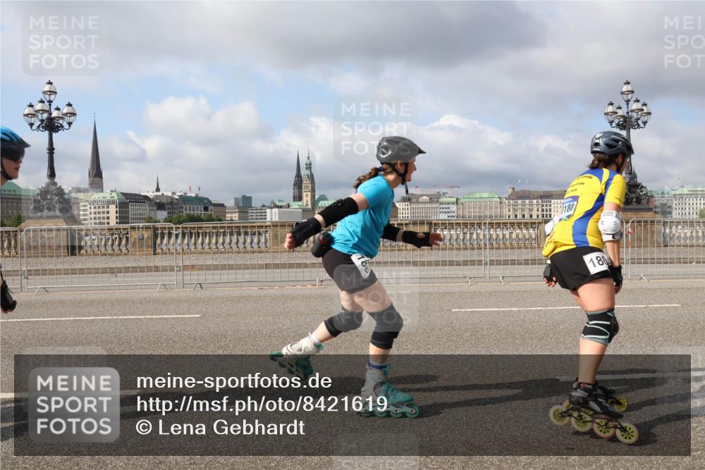 29.06.2025 - hella hamburg halbmarathon Lena Gebhardt http://msf.ph/oto/8421619 29.06.2025 08:57:47 Lombardsbrücke 180 meine-sportfotos.de