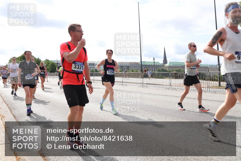 29.06.2025 - hella hamburg halbmarathon Lena Gebhardt http://msf.ph/oto/8421638 29.06.2025 10:18:35 Lombardsbrücke 3321, 1234, 12541, 6270, 341, 9, 1234, 1521, 1554, 1820, 1982, 2087, 2335, 2634, 2703, 2781, 2821, 3125, 3202, 3321, 3482, 3529, 3591, 3592, 4123, 4383, 4710, 4738, 4802, 4804, 5049, 5264, 5266, 5834, 5909, 5910, 6270, 6332, 6533, 7051, 7121, 7160, 7214, 7454, 8067, 8341, 8665, 9222, 9276, 9505, 9549, 9586, 9658, 9748, 9834, 9844, 10172, 10467, 10502, 10659, 10687, 10908, 12498, 12541, 12548, 12552, 12703, 13341 meine-sportfotos.de
