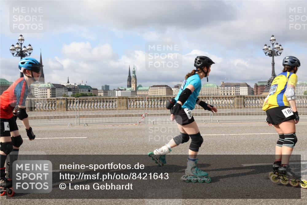 29.06.2025 - hella hamburg halbmarathon Lena Gebhardt http://msf.ph/oto/8421643 29.06.2025 08:57:47 Lombardsbrücke 0180, 180 meine-sportfotos.de
