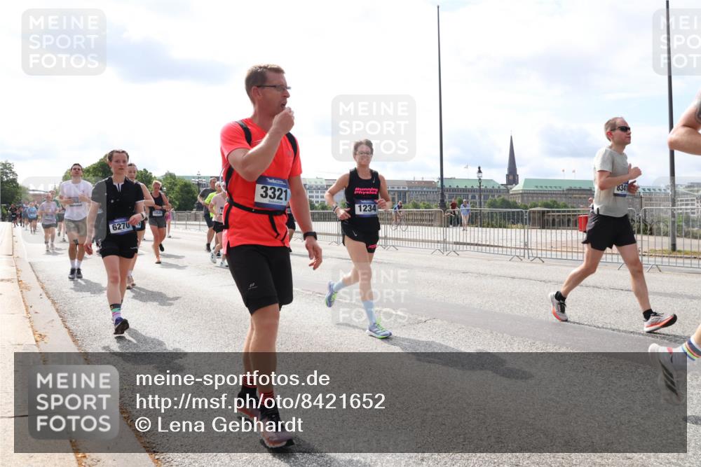 29.06.2025 - hella hamburg halbmarathon Lena Gebhardt http://msf.ph/oto/8421652 29.06.2025 10:18:36 Lombardsbrücke 6270, 12541, 8341, 3321, 1234, 1234, 1349, 1521, 1554, 1820, 1982, 2087, 2335, 2634, 2703, 2781, 2821, 3125, 3202, 3321, 3482, 3529, 3591, 3592, 4123, 4383, 4710, 4738, 4802, 4804, 5049, 5264, 5266, 5834, 5909, 5910, 6270, 6332, 6533, 7051, 7121, 7160, 7214, 7454, 8067, 8341, 8665, 9222, 9276, 9505, 9549, 9586, 9658, 9748, 9834, 9844, 10172, 10467, 10502, 10659, 10687, 10908, 12498, 12541, 12548, 12552, 12703, 13341 meine-sportfotos.de