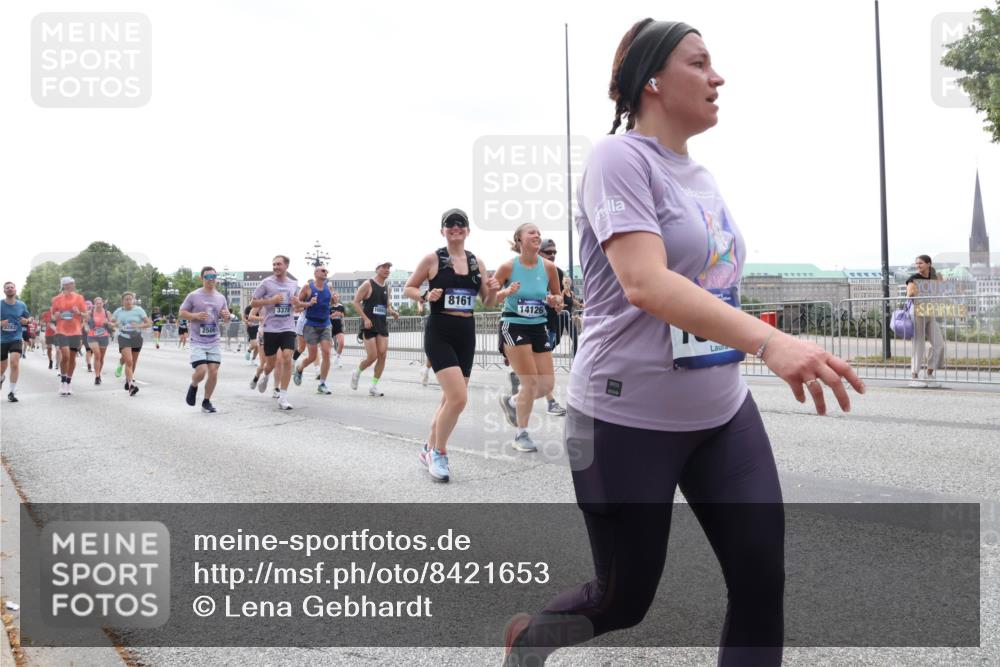 29.06.2025 - hella hamburg halbmarathon Lena Gebhardt http://msf.ph/oto/8421653 29.06.2025 10:42:56 Lombardsbrücke 3378, 8161, 3283, 14126, 1149, 1467, 1656, 1788, 1964, 1994, 2103, 2134, 2158, 2267, 2361, 2401, 2450, 2509, 2538, 2580, 2940, 2941, 2971, 3074, 3283, 3378, 3518, 3638, 3764, 3874, 4092, 4105, 4177, 4302, 4334, 4385, 4680, 4778, 5067, 5268, 5403, 5417, 5610, 5755, 5967, 6120, 6764, 7040, 7043, 7461, 7513, 8161, 8184, 8529, 8795, 8816, 8991, 9072, 9304, 9378, 9644, 10008, 10180, 10454, 10697, 11142, 11710, 12151, 12441, 13049, 13241 meine-sportfotos.de