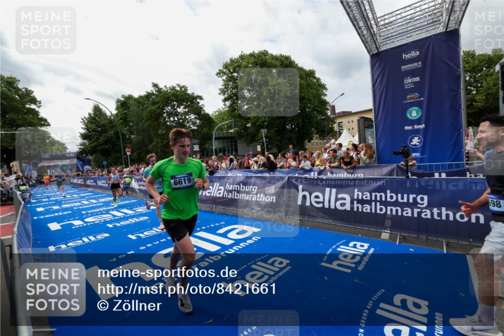 29.06.2025 - hella hamburg halbmarathon Zöllner http://msf.ph/oto/8421661 29.06.2025 10:32:04 Ziel 1407, 1686, 4129, 4698, 6619, 11150, 11199, 11370 meine-sportfotos.de
