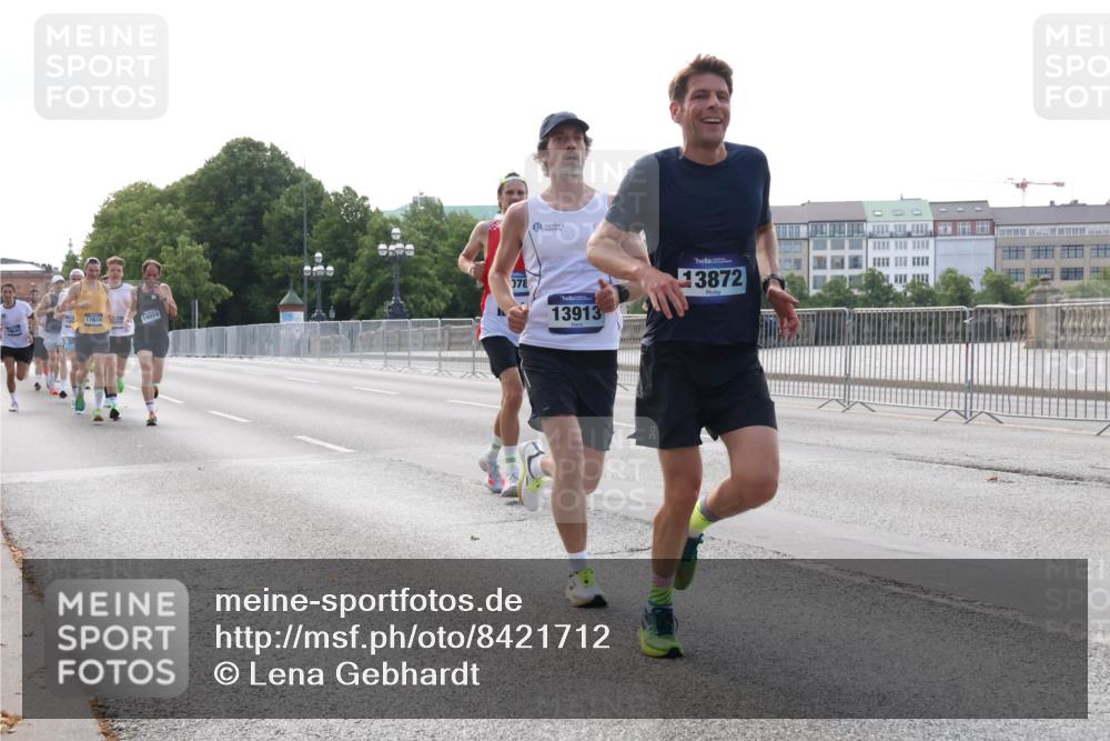 29.06.2025 - hella hamburg halbmarathon Lena Gebhardt http://msf.ph/oto/8421712 29.06.2025 09:42:32 Lombardsbrücke 190, 17614, 0, 19078, 078, 13913, 13872, 13633, 2604, 2618, 5612, 7331, 7855, 9269, 10468, 10485, 11078, 11228, 12360, 13872, 13913, 14113, 14506, 14753, 14836, 15253, 16615, 17003, 17614, 18569, 19041, 19042, 19050, 19078 meine-sportfotos.de