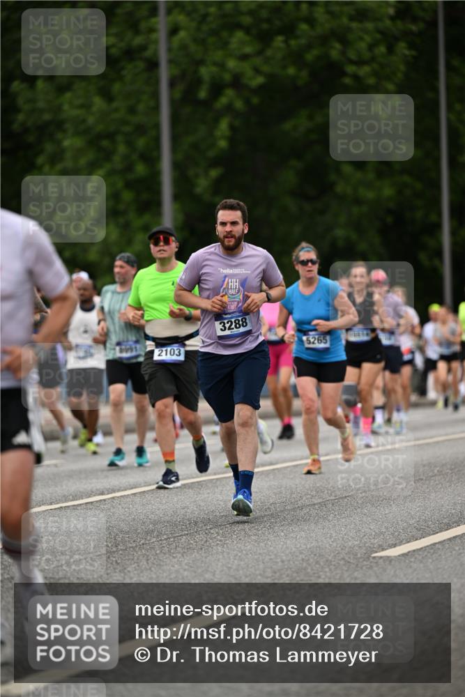 29.06.2025 - hella hamburg halbmarathon Dr. Thomas Lammeyer http://msf.ph/oto/8421728 29.06.2025 10:47:44 Kennedybrücke 1226, 1310, 1467, 1788, 1878, 2103, 2158, 2267, 2538, 2971, 3283, 3288, 3518, 3764, 4105, 4177, 4302, 4353, 5265, 5370, 5720, 5755, 7461, 7872, 8135, 8233, 8991, 9831, 9976, 10083, 10200, 10202, 10536 meine-sportfotos.de