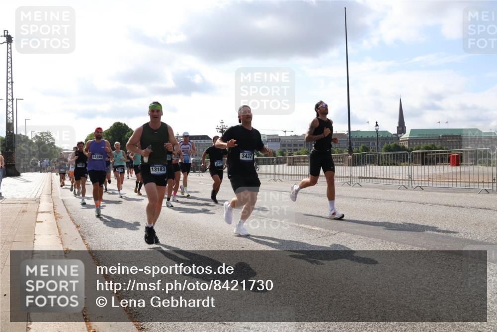 29.06.2025 - hella hamburg halbmarathon Lena Gebhardt http://msf.ph/oto/8421730 29.06.2025 09:51:51 Lombardsbrücke 18330, 15185, 2074, 13183, 15935, 3437, 1312, 1353, 1520, 1569, 1570, 1763, 1903, 1920, 2653, 2880, 2972, 3437, 3523, 3697, 4297, 4634, 4759, 4843, 4865, 4991, 4999, 5014, 5047, 5129, 5231, 5336, 5375, 5410, 5690, 5987, 6490, 6700, 6705, 6770, 7092, 7105, 7185, 7363, 7710, 8074, 8346, 8359, 8564, 8871, 8900, 9114, 9358, 9364, 9659, 10319, 10375, 10480, 10669, 10691, 10934, 10978, 11021, 11049, 11417, 11714, 11959, 12438, 12623, 12711 meine-sportfotos.de