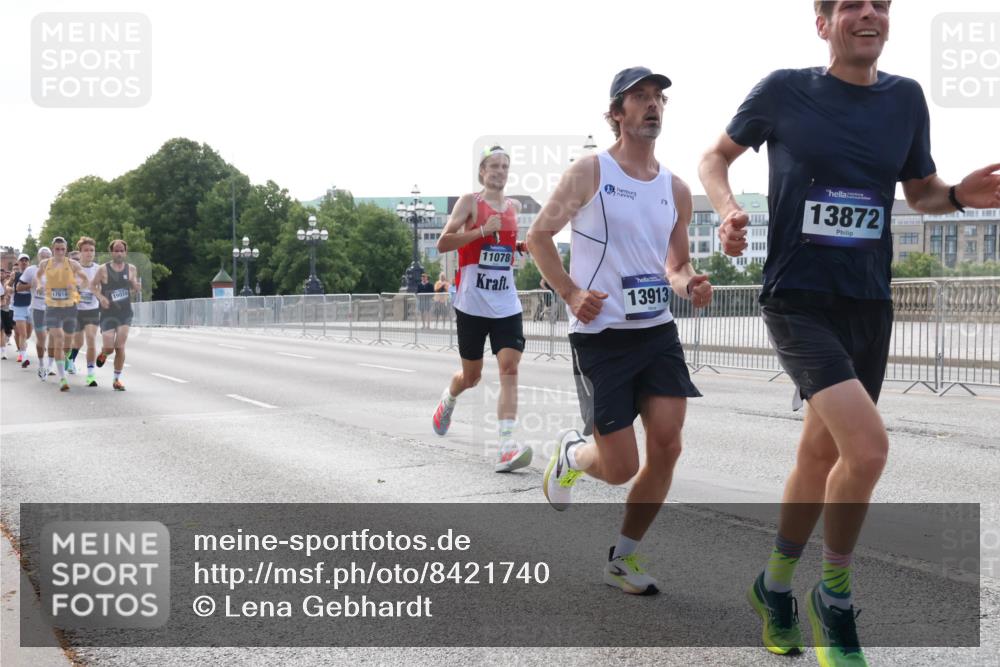29.06.2025 - hella hamburg halbmarathon Lena Gebhardt http://msf.ph/oto/8421740 29.06.2025 09:42:32 Lombardsbrücke 17614, 19078, 11078, 13913, 13872, 2604, 2618, 5612, 7331, 7855, 9269, 10468, 10485, 11078, 11228, 12360, 13872, 13913, 14113, 14506, 14753, 14836, 15253, 16615, 17003, 17614, 18569, 19041, 19042, 19050, 19078 meine-sportfotos.de