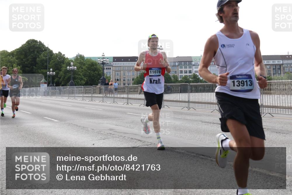 29.06.2025 - hella hamburg halbmarathon Lena Gebhardt http://msf.ph/oto/8421763 29.06.2025 09:42:32 Lombardsbrücke 19078, 11078, 13913, 2604, 2618, 5612, 7331, 7855, 9269, 10468, 10485, 11078, 11228, 12360, 13872, 13913, 14113, 14506, 14753, 14836, 15253, 16615, 17003, 17614, 18569, 19041, 19042, 19050, 19078 meine-sportfotos.de