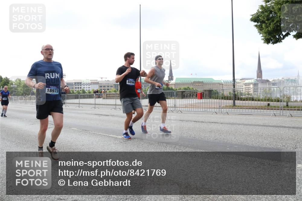 29.06.2025 - hella hamburg halbmarathon Lena Gebhardt http://msf.ph/oto/8421769 29.06.2025 10:05:54 Lombardsbrücke 1229, 18973, 8894, 24, 1229, 1448, 1830, 1842, 1936, 1981, 2471, 2540, 2624, 3062, 3461, 3929, 4014, 4169, 4542, 4782, 5762, 6014, 7138, 7741, 8051, 8316, 8894, 8909, 9339, 9361, 9477, 9736, 9737, 9738, 9917, 10343, 10791, 10998, 11784, 11873, 11958, 13042, 13054, 14369, 14465, 14642, 14987, 15229, 15766, 15772, 16441, 16546, 16687, 17239, 17731, 17740, 17746, 17885, 18768, 18857, 18973, 19248 meine-sportfotos.de