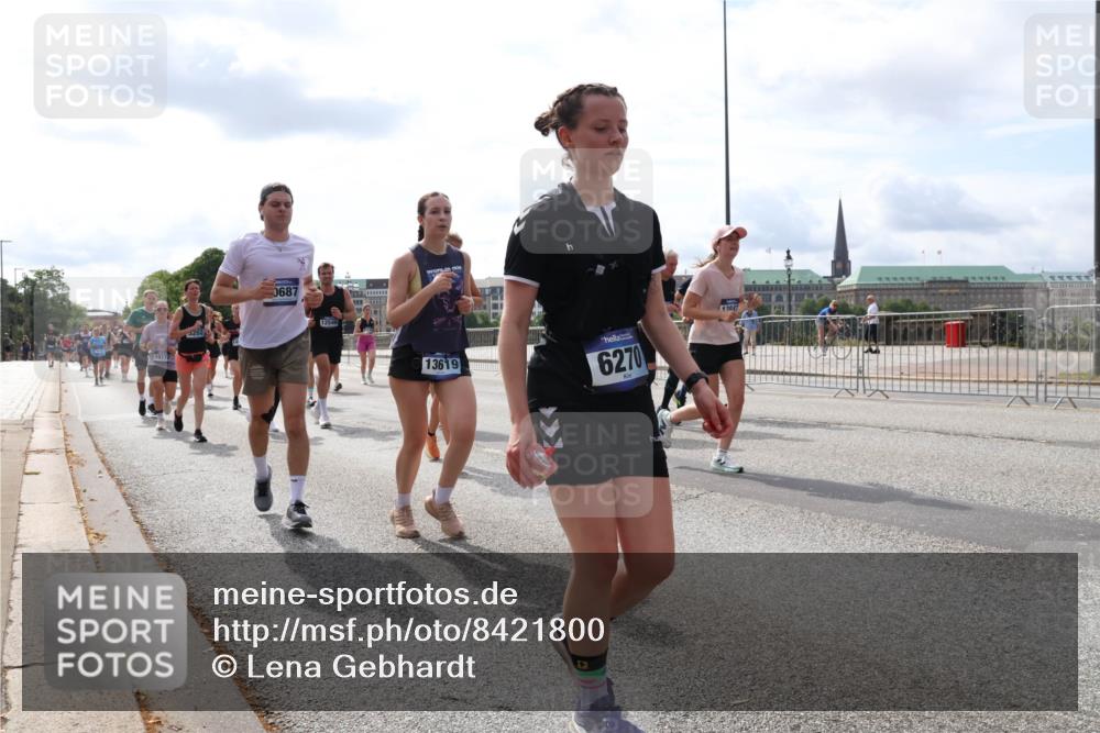 29.06.2025 - hella hamburg halbmarathon Lena Gebhardt http://msf.ph/oto/8421800 29.06.2025 10:18:38 Lombardsbrücke 10172, 3202, 0687, 12548, 13619, 6270, 19847, 1234, 1349, 1521, 1820, 2087, 2335, 2634, 2703, 2781, 2821, 3125, 3202, 3321, 3482, 3529, 3591, 3592, 4123, 4383, 4710, 4718, 4738, 4802, 4804, 5049, 5264, 5266, 5834, 5909, 5910, 6332, 6413, 6533, 7051, 7121, 7160, 7214, 7454, 8067, 8341, 8665, 8780, 9222, 9276, 9505, 9549, 9586, 9658, 9748, 9834, 10172, 10467, 10502, 10659, 10687, 10908, 12498, 12541, 12548, 12552, 12703, 13341 meine-sportfotos.de