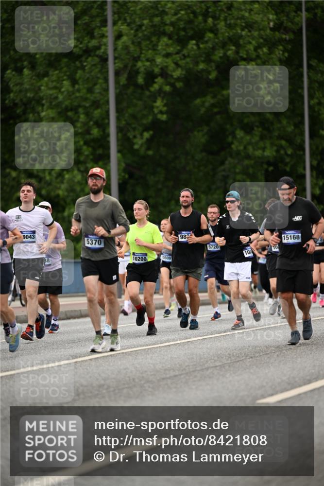 29.06.2025 - hella hamburg halbmarathon Dr. Thomas Lammeyer http://msf.ph/oto/8421808 29.06.2025 10:47:49 Kennedybrücke 1226, 1310, 1467, 1788, 1816, 1878, 2103, 2158, 2267, 2361, 2538, 2971, 3288, 3518, 4105, 4177, 4302, 5265, 5370, 5720, 5755, 6012, 7205, 7461, 7872, 8135, 8991, 9831, 9976, 10083, 10200, 10202 meine-sportfotos.de