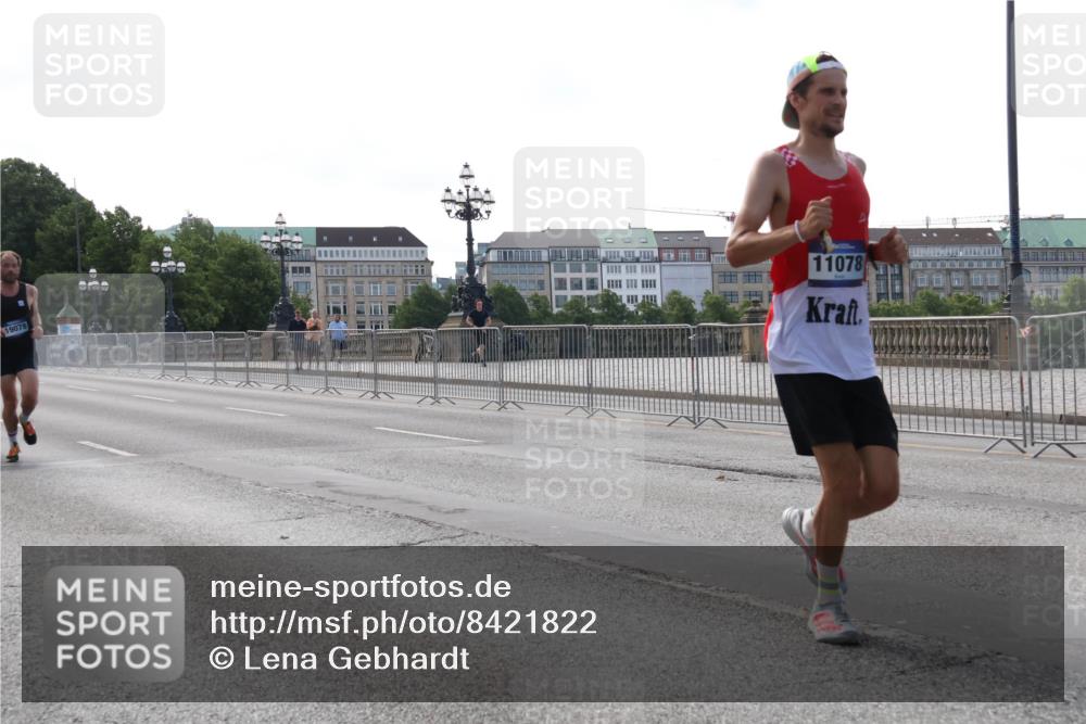 29.06.2025 - hella hamburg halbmarathon Lena Gebhardt http://msf.ph/oto/8421822 29.06.2025 09:42:33 Lombardsbrücke 19078, 11078, 2604, 2618, 5612, 7331, 7855, 9269, 10468, 10485, 11078, 11228, 12360, 13872, 13913, 14113, 14506, 14753, 14836, 15253, 16615, 17003, 17614, 18569, 19041, 19042, 19050, 19078 meine-sportfotos.de