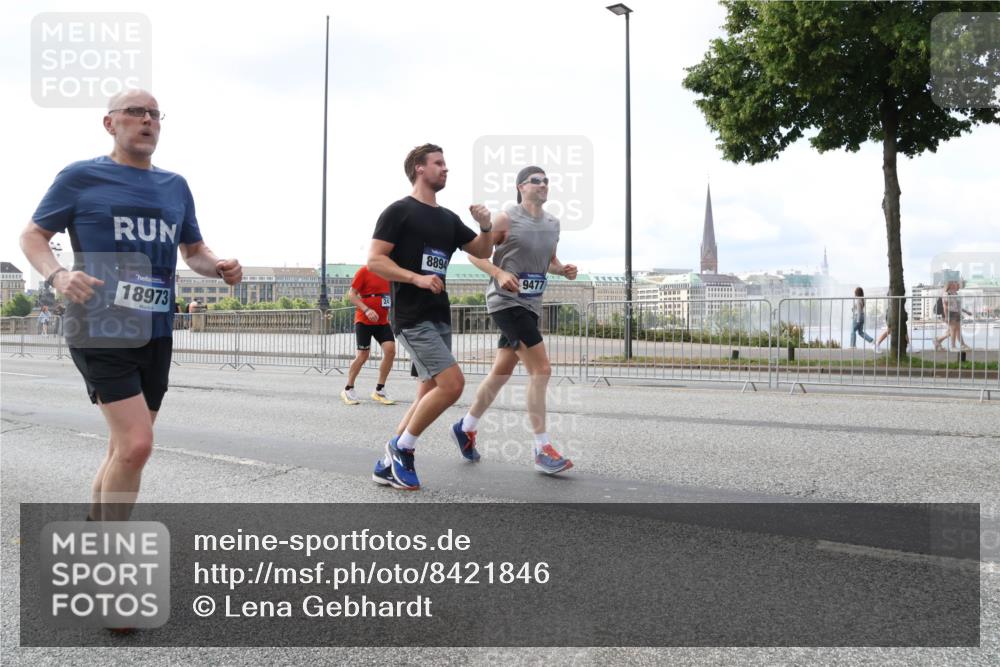 29.06.2025 - hella hamburg halbmarathon Lena Gebhardt http://msf.ph/oto/8421846 29.06.2025 10:05:54 Lombardsbrücke 18973, 8894, 9477, 1229, 1448, 1830, 1842, 1936, 1981, 2471, 2540, 2624, 3062, 3461, 3929, 4014, 4169, 4542, 4782, 5762, 6014, 7138, 7741, 8051, 8316, 8894, 8909, 9339, 9361, 9477, 9736, 9737, 9738, 9917, 10343, 10791, 10998, 11784, 11873, 11958, 13042, 13054, 14369, 14465, 14642, 14987, 15229, 15766, 15772, 16441, 16546, 16687, 17239, 17731, 17740, 17746, 17885, 18768, 18857, 18973, 19248 meine-sportfotos.de