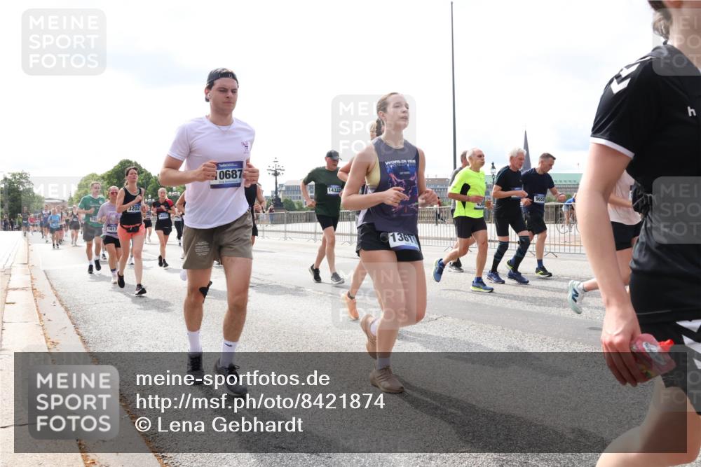 29.06.2025 - hella hamburg halbmarathon Lena Gebhardt http://msf.ph/oto/8421874 29.06.2025 10:18:38 Lombardsbrücke 745, 1017, 3202, 14023, 0687, 14332, 1361, 1234, 1349, 1521, 1820, 2087, 2335, 2634, 2703, 2781, 2821, 3125, 3202, 3321, 3482, 3529, 3591, 3592, 4123, 4383, 4710, 4718, 4738, 4802, 4804, 5049, 5264, 5266, 5834, 5909, 5910, 6332, 6413, 6533, 7051, 7121, 7160, 7214, 7454, 8067, 8341, 8665, 8780, 9222, 9276, 9505, 9549, 9586, 9658, 9748, 9834, 10172, 10467, 10502, 10659, 10687, 10908, 12498, 12541, 12548, 12552, 12703, 13341 meine-sportfotos.de
