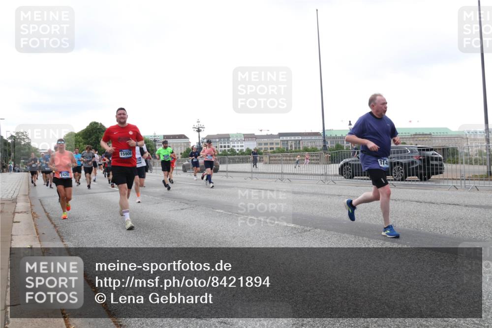 29.06.2025 - hella hamburg halbmarathon Lena Gebhardt http://msf.ph/oto/8421894 29.06.2025 10:52:42 Lombardsbrücke 2420, 15906, 1704, 314, 1369, 1826, 2146, 2362, 2420, 2528, 2701, 2983, 2988, 3140, 3227, 3645, 3787, 4591, 4729, 4815, 5262, 5360, 6386, 6403, 6671, 7032, 7511, 7690, 7691, 7735, 7737, 7812, 8641, 9068, 9070, 9103, 9368, 9545, 9731, 10055, 10080, 10296, 10392, 10417, 10568, 10600, 10634, 10879, 10884, 10928, 10981, 11084, 11297, 11736, 11899, 11919, 11974, 12127, 12128, 12546, 12558, 12994, 14009, 14765, 14807, 14979 meine-sportfotos.de