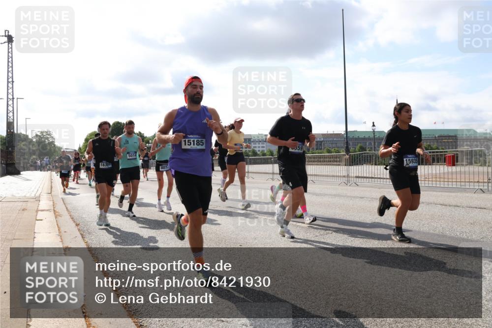 29.06.2025 - hella hamburg halbmarathon Lena Gebhardt http://msf.ph/oto/8421930 29.06.2025 09:51:53 Lombardsbrücke 18380, 5014, 8074, 15185, 1944, 359, 15935, 1057, 1312, 1353, 1520, 1569, 1570, 1763, 1903, 1920, 2653, 2880, 2972, 3437, 3523, 3697, 4297, 4634, 4759, 4843, 4865, 4991, 4999, 5014, 5047, 5129, 5231, 5336, 5375, 5410, 5690, 5987, 6490, 6700, 6705, 6770, 7092, 7105, 7185, 7363, 7710, 8074, 8346, 8359, 8564, 8871, 8900, 9114, 9358, 9364, 9659, 10319, 10375, 10480, 10669, 10691, 10934, 10978, 11021, 11417, 11714, 11821, 11959, 12438, 12623, 12711 meine-sportfotos.de