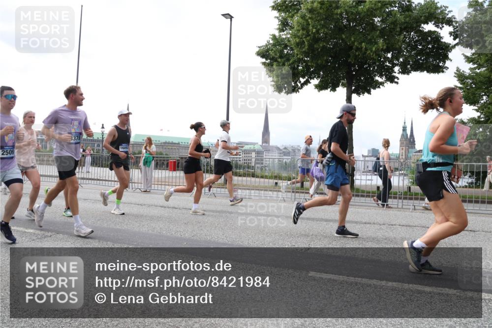 29.06.2025 - hella hamburg halbmarathon Lena Gebhardt http://msf.ph/oto/8421984 29.06.2025 10:42:58 Lombardsbrücke 3378, 16892, 2509, 1149, 1467, 1656, 1788, 1964, 1994, 2103, 2134, 2158, 2267, 2361, 2401, 2450, 2509, 2538, 2580, 2940, 2941, 2971, 3074, 3283, 3378, 3518, 3638, 3764, 3874, 4092, 4105, 4177, 4302, 4334, 4385, 4680, 4778, 5067, 5268, 5417, 5610, 5755, 5967, 6120, 6764, 7043, 7461, 7513, 8161, 8184, 8435, 8529, 8795, 8991, 9072, 9304, 9378, 9644, 9976, 10008, 10180, 10454, 10697, 11142, 11710, 12151, 12441, 13049, 13241 meine-sportfotos.de