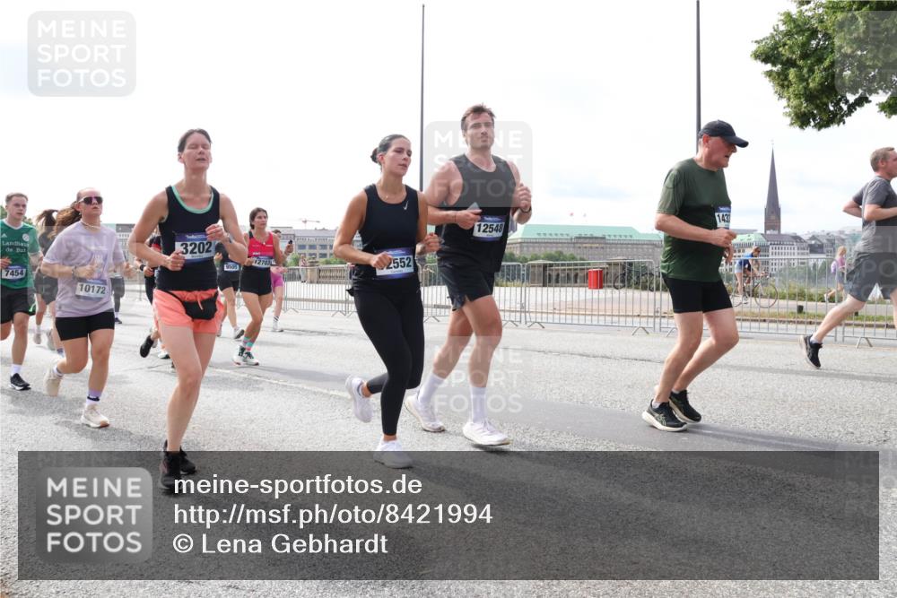 29.06.2025 - hella hamburg halbmarathon Lena Gebhardt http://msf.ph/oto/8421994 29.06.2025 10:18:40 Lombardsbrücke 7454, 10172, 3202, 9505, 12703, 2552, 12548, 1433, 1234, 1349, 1521, 1820, 2087, 2335, 2634, 2703, 2781, 2821, 3125, 3202, 3321, 3482, 3529, 3591, 3592, 3631, 4123, 4383, 4710, 4718, 4738, 4802, 5049, 5264, 5266, 5834, 5909, 5910, 6332, 6413, 6533, 7051, 7121, 7160, 7214, 7252, 7454, 8341, 8665, 8780, 9222, 9272, 9276, 9505, 9549, 9586, 9658, 9748, 9834, 10172, 10467, 10502, 10659, 10687, 10816, 10908, 12498, 12541, 12548, 12552, 12703, 13341 meine-sportfotos.de