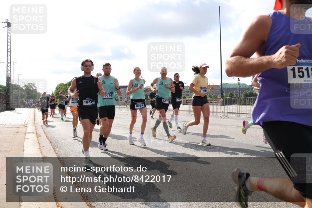29.06.2025 - hella hamburg halbmarathon Lena Gebhardt http://msf.ph/oto/8422017 29.06.2025 09:51:53 Lombardsbrücke 1500, 5014, 1584, 18330, 6700, 5129, 8074, 15164, 1518, 1057, 1312, 1353, 1520, 1569, 1570, 1763, 1903, 1920, 2653, 2880, 2972, 3437, 3523, 3697, 4297, 4634, 4759, 4843, 4865, 4991, 4999, 5014, 5047, 5129, 5231, 5336, 5375, 5410, 5690, 5987, 6490, 6700, 6705, 6770, 7092, 7105, 7185, 7363, 7710, 8074, 8346, 8359, 8564, 8871, 8900, 9114, 9358, 9364, 9659, 10319, 10375, 10480, 10669, 10691, 10934, 10978, 11021, 11417, 11714, 11821, 11959, 12438, 12623, 12711 meine-sportfotos.de
