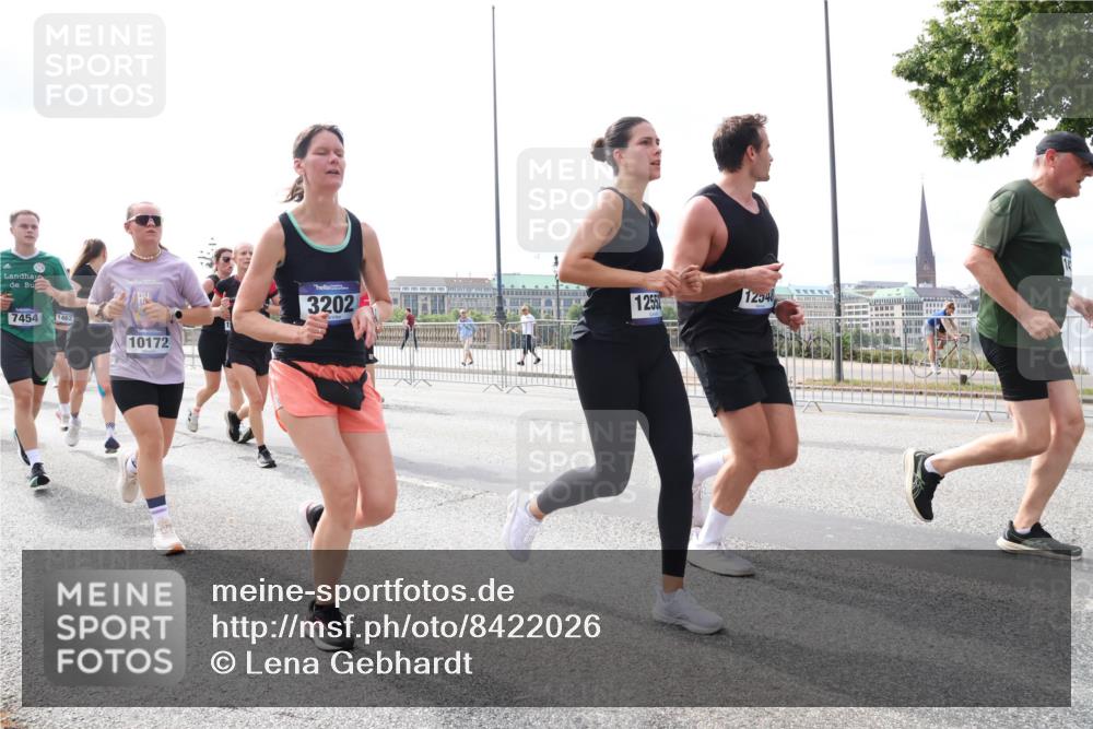 29.06.2025 - hella hamburg halbmarathon Lena Gebhardt http://msf.ph/oto/8422026 29.06.2025 10:18:40 Lombardsbrücke 7454, 1462, 10172, 3202, 1255, 12548, 1234, 1349, 1521, 1820, 2087, 2335, 2634, 2703, 2781, 2821, 3125, 3202, 3321, 3482, 3529, 3591, 3592, 3631, 4123, 4383, 4710, 4718, 4738, 4802, 5049, 5264, 5266, 5834, 5909, 5910, 6332, 6413, 6533, 7051, 7121, 7160, 7214, 7252, 7454, 8341, 8665, 8780, 9222, 9272, 9276, 9505, 9549, 9586, 9658, 9748, 9834, 10172, 10467, 10502, 10659, 10687, 10816, 10908, 12498, 12541, 12548, 12552, 12703, 13341 meine-sportfotos.de