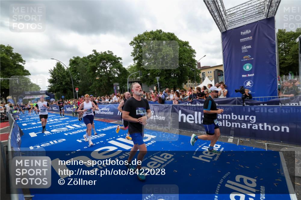 29.06.2025 - hella hamburg halbmarathon Zöllner http://msf.ph/oto/8422028 29.06.2025 10:54:06 Ziel 1151, 1410, 1815, 2432, 3096, 3208, 3209, 6356, 6374, 6581, 8394, 9032, 11499, 11789, 12379, 13869, 16871, 17348, 18308 meine-sportfotos.de