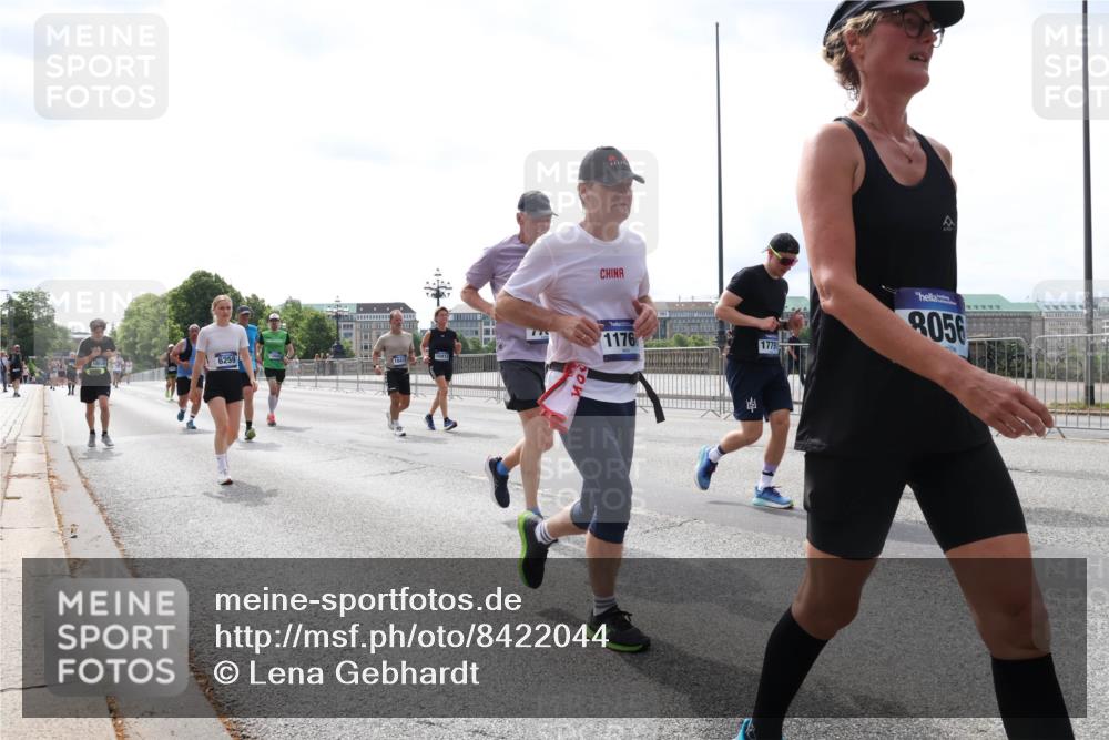 29.06.2025 - hella hamburg halbmarathon Lena Gebhardt http://msf.ph/oto/8422044 29.06.2025 10:27:51 Lombardsbrücke 6259, 10412, 10413, 1176, 17791, 8056, 1148, 2080, 3389, 4372, 5177, 5285, 5847, 6214, 6632, 7497, 7764, 7978, 8085, 8215, 9567, 9688, 10158, 10412, 10413, 11256, 11692, 11739, 12500, 12780, 12823, 12842, 13043, 13568, 13678, 13860, 14155, 14206, 15607, 15608, 16569, 16804, 16838, 17427, 17791, 18012, 18097, 18301, 18626, 18766 meine-sportfotos.de