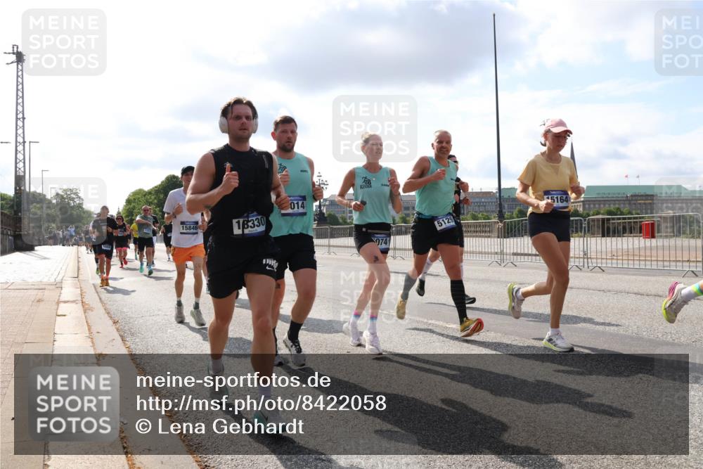 29.06.2025 - hella hamburg halbmarathon Lena Gebhardt http://msf.ph/oto/8422058 29.06.2025 09:51:54 Lombardsbrücke 1669, 15846, 18330, 014, 0741, 5129, 5164, 1057, 1312, 1353, 1520, 1569, 1570, 1604, 1763, 1903, 1920, 2653, 2880, 2972, 3437, 3523, 3697, 4297, 4634, 4759, 4843, 4865, 4991, 4999, 5014, 5047, 5129, 5231, 5336, 5375, 5410, 5690, 5987, 6490, 6700, 6705, 6770, 7092, 7105, 7185, 7363, 7710, 8074, 8346, 8359, 8564, 8871, 8900, 9114, 9358, 9364, 9547, 9659, 10319, 10375, 10480, 10669, 10691, 10934, 10978, 11021, 11417, 11714, 11821, 11959, 12438, 12623, 12711 meine-sportfotos.de