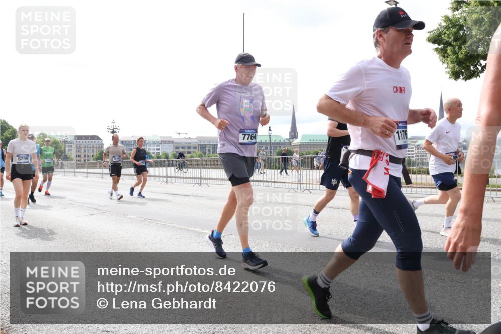 29.06.2025 - hella hamburg halbmarathon Lena Gebhardt http://msf.ph/oto/8422076 29.06.2025 10:27:51 Lombardsbrücke 6259, 10412, 13043, 7764, 1176, 900, 1148, 2080, 3389, 4372, 5177, 5285, 5847, 6214, 6632, 7497, 7764, 7978, 8085, 8215, 9567, 9688, 10158, 10412, 10413, 11256, 11692, 11739, 12500, 12780, 12823, 12842, 13043, 13568, 13678, 13860, 14155, 14206, 15607, 15608, 16569, 16804, 16838, 17427, 17791, 18012, 18097, 18301, 18626, 18766 meine-sportfotos.de