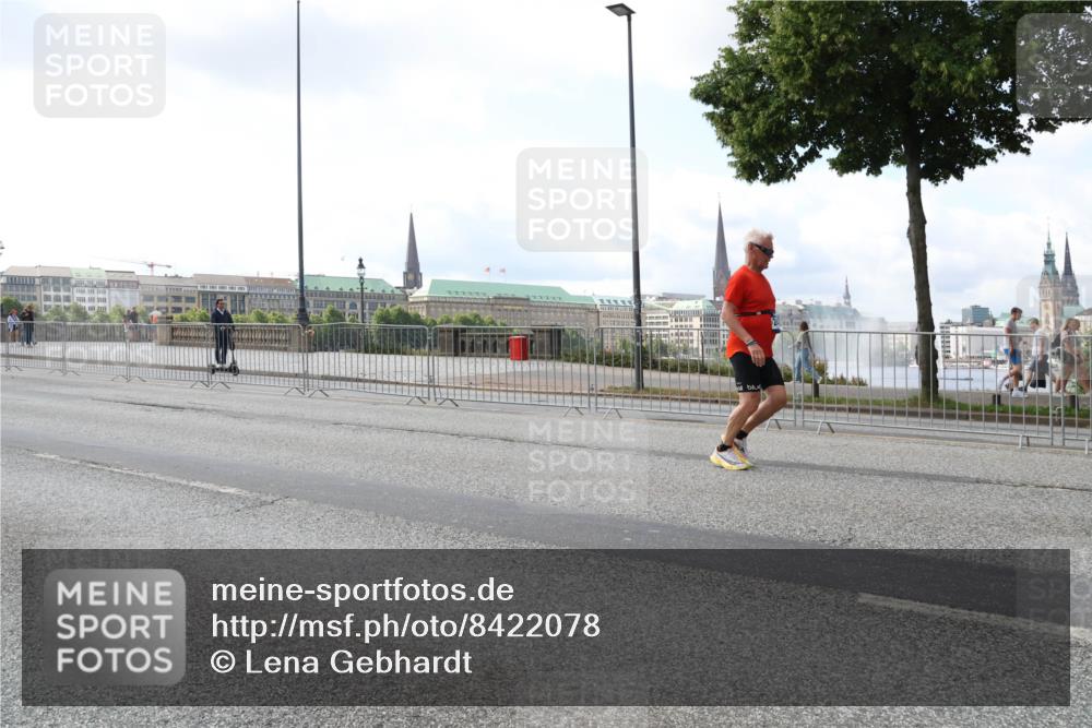 29.06.2025 - hella hamburg halbmarathon Lena Gebhardt http://msf.ph/oto/8422078 29.06.2025 10:05:55 Lombardsbrücke 1229, 1448, 1830, 1842, 1936, 1981, 2471, 2540, 2624, 3062, 3461, 3929, 4169, 4542, 4782, 5762, 6014, 7138, 7741, 8051, 8316, 8894, 8909, 9339, 9361, 9477, 9736, 9737, 9738, 9917, 10343, 10791, 10998, 11873, 11958, 13042, 13054, 14369, 14465, 14642, 14987, 15229, 15766, 15772, 16441, 16546, 16687, 17239, 17731, 17740, 17746, 17885, 18768, 18857, 18966, 18973, 19248 meine-sportfotos.de