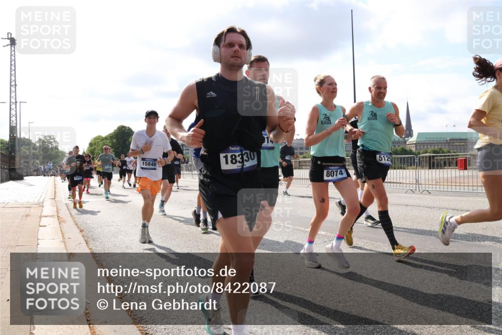 29.06.2025 - hella hamburg halbmarathon Lena Gebhardt http://msf.ph/oto/8422087 29.06.2025 09:51:54 Lombardsbrücke 1569, 15846, 1312, 58, 18330, 8074, 5129, 1057, 1312, 1353, 1520, 1569, 1570, 1604, 1763, 1903, 1920, 2653, 2880, 2972, 3437, 3523, 3697, 4297, 4634, 4759, 4843, 4865, 4991, 4999, 5014, 5047, 5129, 5231, 5336, 5375, 5410, 5690, 5987, 6490, 6700, 6705, 6770, 7092, 7105, 7185, 7363, 7710, 8074, 8346, 8359, 8564, 8871, 8900, 9114, 9358, 9364, 9547, 9659, 10319, 10375, 10480, 10669, 10691, 10934, 10978, 11021, 11417, 11714, 11821, 11959, 12438, 12623, 12711 meine-sportfotos.de