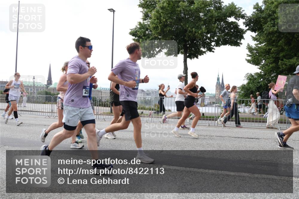 29.06.2025 - hella hamburg halbmarathon Lena Gebhardt http://msf.ph/oto/8422113 29.06.2025 10:42:58 Lombardsbrücke 15472, 250, 1149, 1467, 1656, 1788, 1964, 1994, 2103, 2134, 2158, 2267, 2361, 2401, 2450, 2509, 2538, 2580, 2940, 2941, 2971, 3074, 3283, 3378, 3518, 3638, 3764, 3874, 4092, 4105, 4177, 4302, 4334, 4385, 4680, 4778, 5067, 5268, 5417, 5610, 5755, 5967, 6120, 6764, 7043, 7461, 7513, 8161, 8184, 8435, 8529, 8795, 8991, 9072, 9304, 9378, 9644, 9976, 10008, 10180, 10454, 10697, 11142, 11710, 12151, 12441, 13049, 13241 meine-sportfotos.de